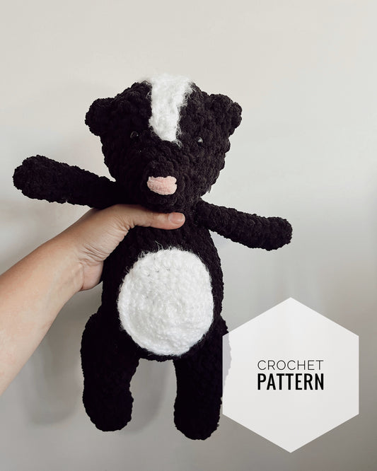 Stella the Skunk Crochet Pattern